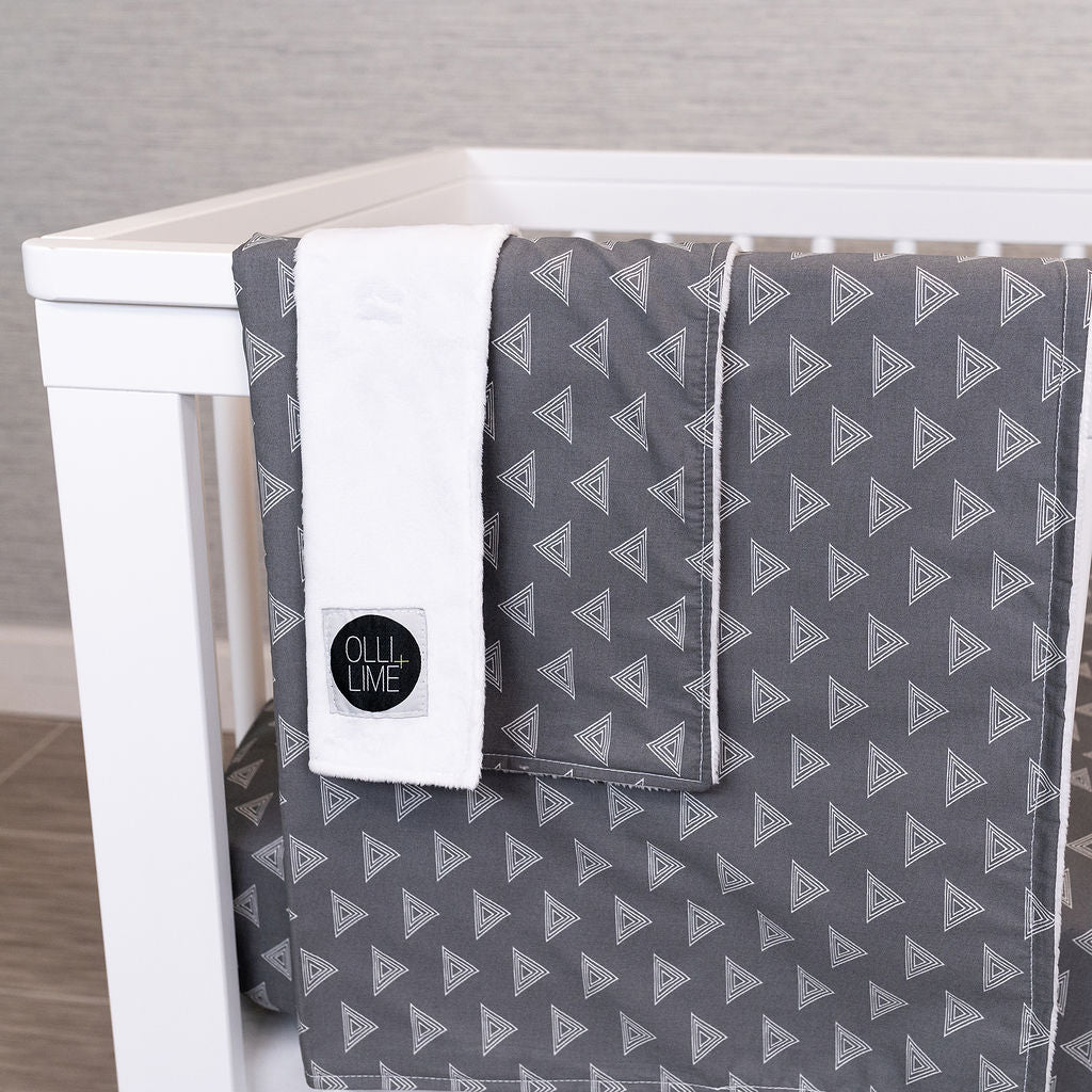 Tops for Tots - Deluxe Nursery Bedding Set - Light Gray on Dark Gray - Olli+Lime